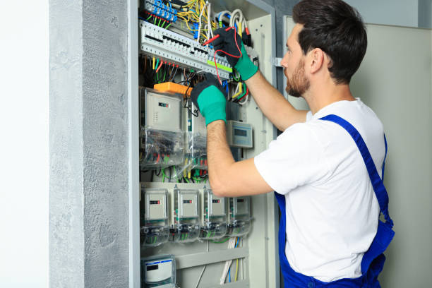 Best Electrician Near Me  in Carlyle, IL